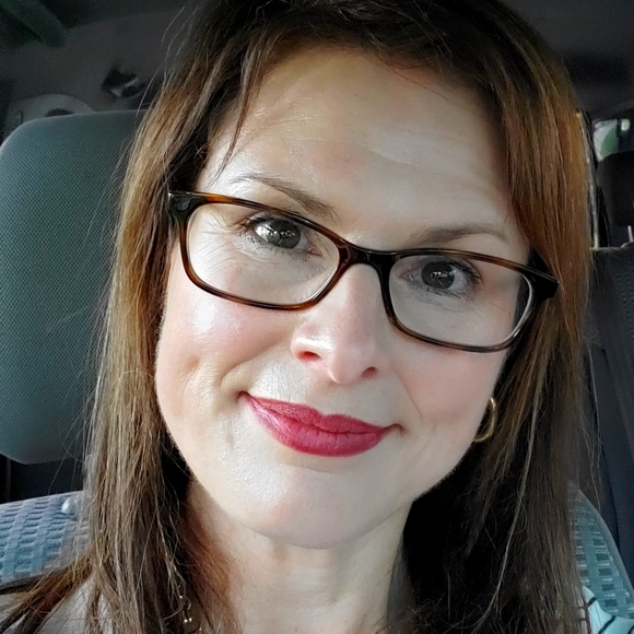 Meet your Posher, Holly - Picture 1 of 1